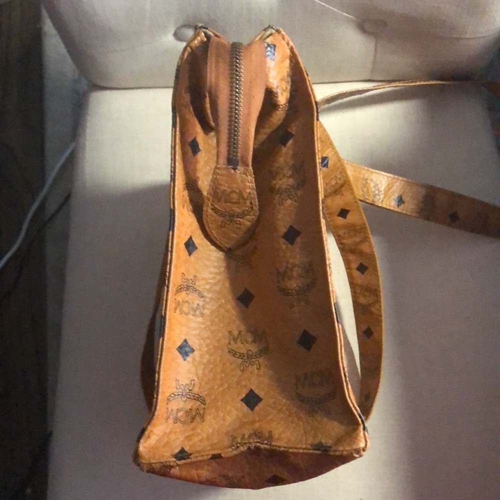 MCM - Large Classic Shopper Tote in Visetos Monogram Coated Canvas - Cognac EUC - Picture 3 of 13